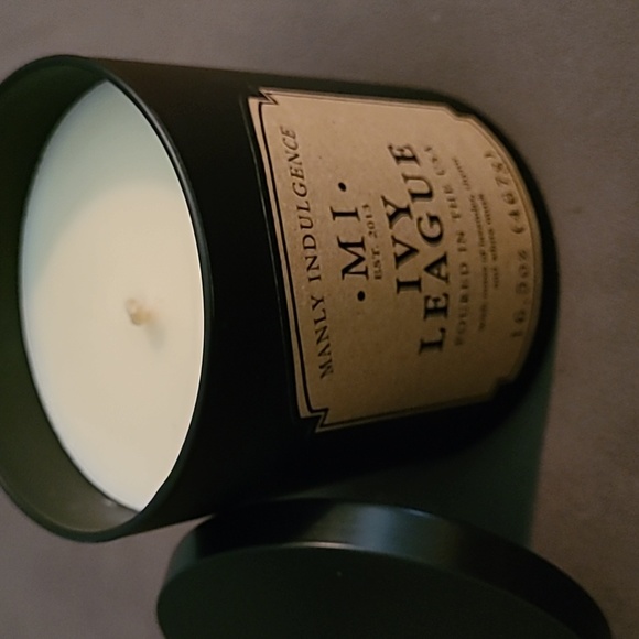 Manly Indulgence Candle, Ivy League, 15oz - Picture 2 of 2